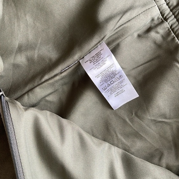 Loft Green micro suede above the knee skirt. Size 4 - Picture 7 of 7